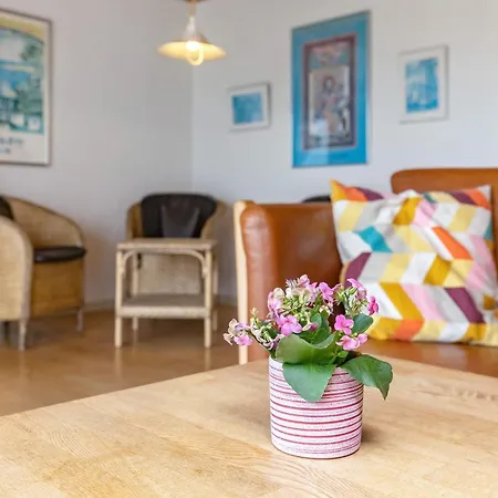 Panoramic Seaside Escape - By Traum Frostrup